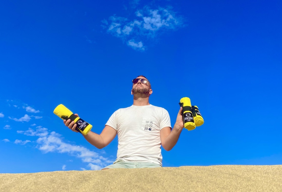 serviette-de-plage-jaune