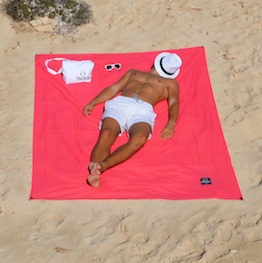  Natural softness .... For incomparable softness, all our towels are created from a high quality 100% cotton voile. This fabric has an incomparable natural softness, in fact the more it is washed (in the washing machine) the softer it becomes. The fabric is as fine as possible so that it dries quickly, takes little space (compact) and is light. Through your soft ôbaba you will feel the grains of sand that are behind. No grain of sand can pass through ... The texture it is very nice. This fabric is specially produced for the ÔBABA brand in the Vosges region (eastern France), in a eco-friendly way, respecting the natural life. The fabric is OEKO-TEX certified, that is: no product harmful to the environment or to humans has been used during manufacturing. Thanks to this you should not have any allergy problems or skin irritation when you lie on a ôbaba. You, your family, your baby and your friends can safely rest on top of a ôbaba family towel. And also thanks to how fine it is, you will have a unmistakable feeling of connection with the sand. #ecofriendly #oekotex #softness #soft #babytowel #goodforyourskin #madeinfrance #wellness #pure #cotton #natural #towelforthefamily #towelforbaby #environment #bewell #naturerespect #nature towel, softness, long silk cotton, Vosgien fabric, Vosgien know-how, multicolour, discovery, resistant, quality towel, lasts over time baby towel family towel ecological towel single towel giant towel xxl towel made towel in france oekotex towel 