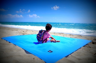  ÔBABA is also on Instagram, Facebook and Twitter, please come and follow us. In these social networks the ÔBABA team works to keep you informed, to communicate with you, make you travel to incredible places, share your photos and from time to time propose games and contests. Please contact us if you have suggestions on how we could do better. And do not hesitate to keep sending us your photos. Thanks for your support! https://www.facebook.com/obabaparis/ https://www.instagram.com/obaba_paris/ https://twitter.com/obabaparis beach towel instagram beach throw facebook beach blanket twitter beach innovation towel for families towel for babies towel for couples towel for groups "the family towel" "giant towel" "XXL towel" 